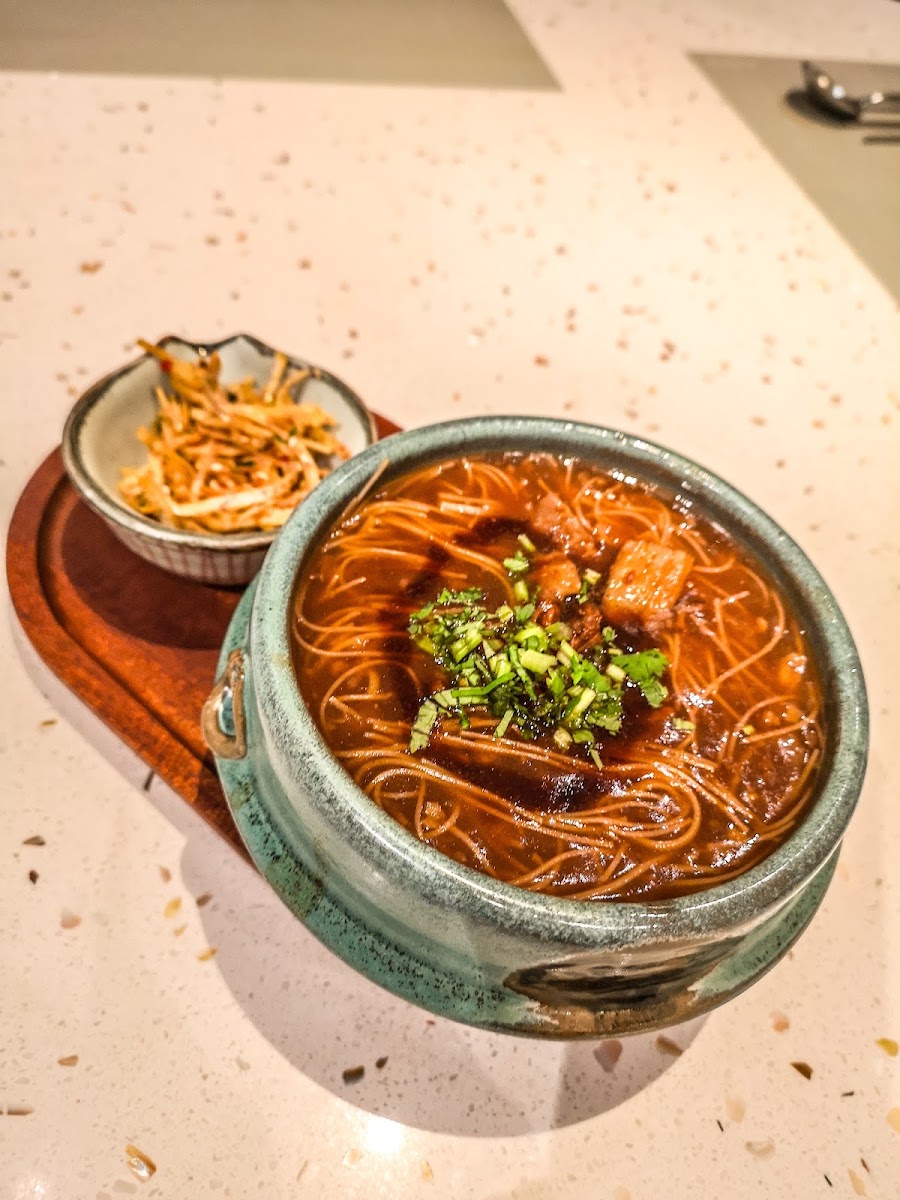 Claypot mee sua at Fong Lye